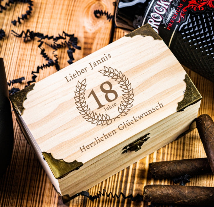 Personalisierbare Schatztruhe Glückwunsch zum 18. Geburtstag