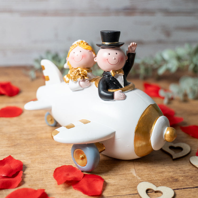 Goldhochzeitspaar im Flugzeug
