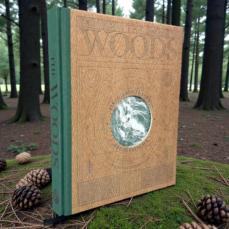 THE WOODS: Einzigartiger Kosmos - Ewiger Kreislauf - Bildband mit Cover in Holzoptik