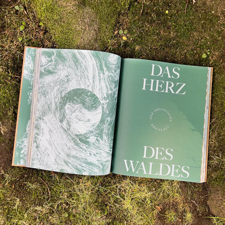 THE WOODS: Einzigartiger Kosmos - Ewiger Kreislauf - Bildband mit Holzcover