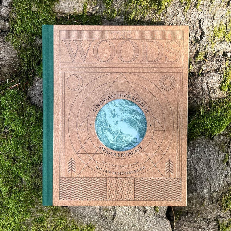 THE WOODS: Einzigartiger Kosmos - Ewiger Kreislauf - Bildband mit Holzcover