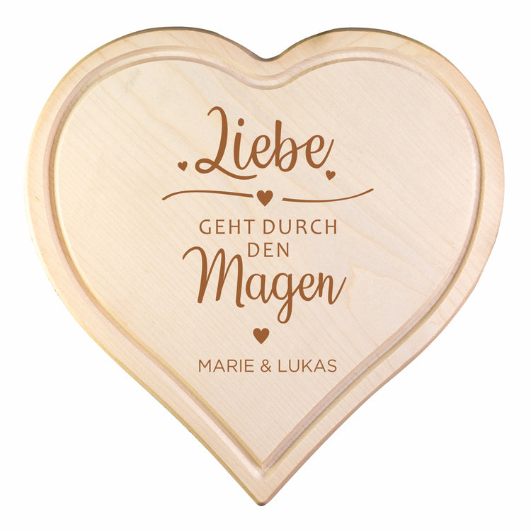 Schneidebrett Liebe geht durch den Magen - personalisiert (herzförmig)