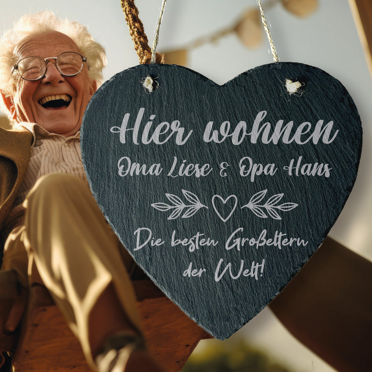Personalisierbares Schieferherz -  Hier wohnen Oma & Opa