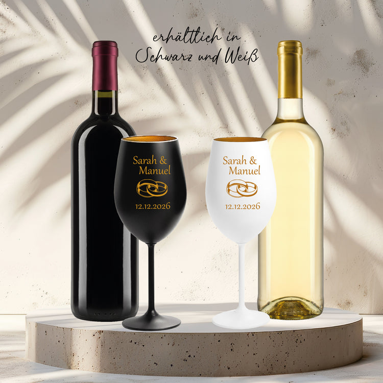 Farbiges Weinglas zur Hochzeit - Ringe mit Personalisierung