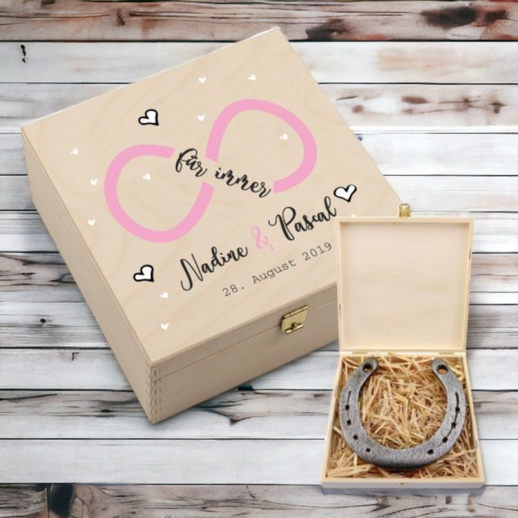 Personalisierte Hufeisen-Box Liebe
