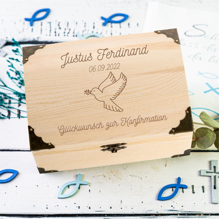 Personalisierbare Schatztruhe Glückwunsch zur Konfirmation Motiv Taube