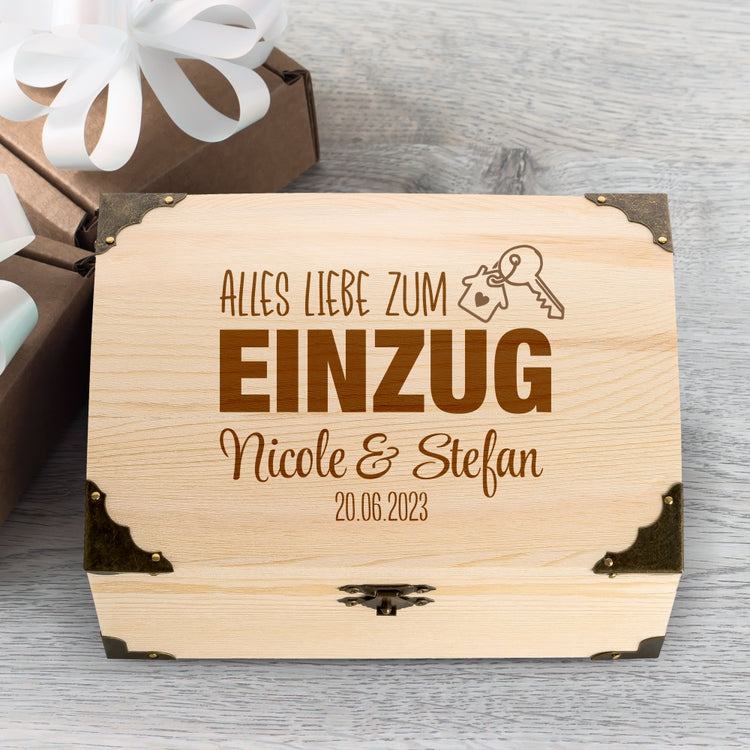 Schatztruhe mit Namensgravur & Datum Einzug