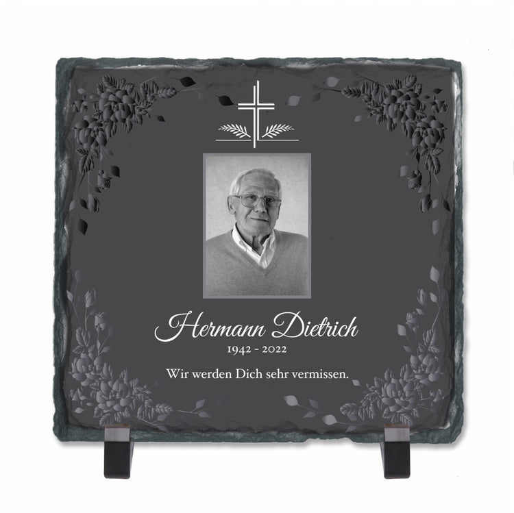 Schiefertafel mit Fotodruck - personalisiert mit Namen und Datum Wir werden Dich sehr vermissen.